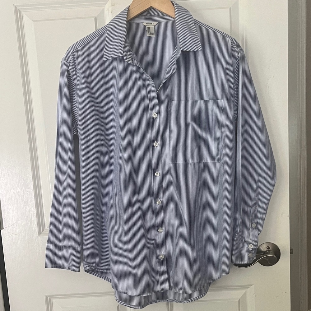 Forever 21 Women's Blue Striped Button Down Shirt with pintuck back detail Sz M